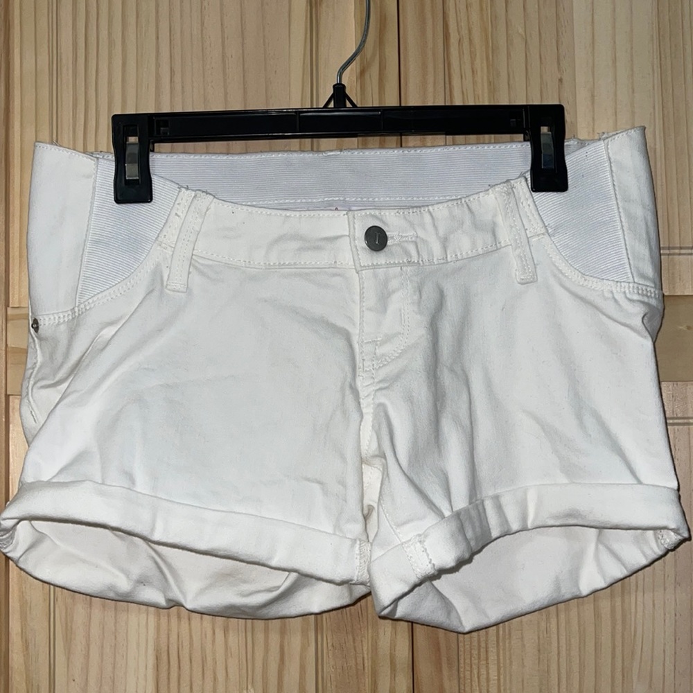 Maternity short!! Oh so comfy!!! Stretchy sides!